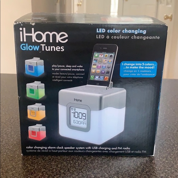 Color Changing alarm clock w/USB charging&FMradio - Picture 1 of 3